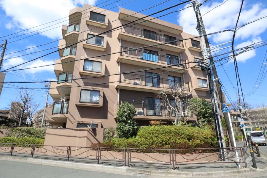 藤和シティホームズ鷺沼ガーデンプロトの外観(南東側から)