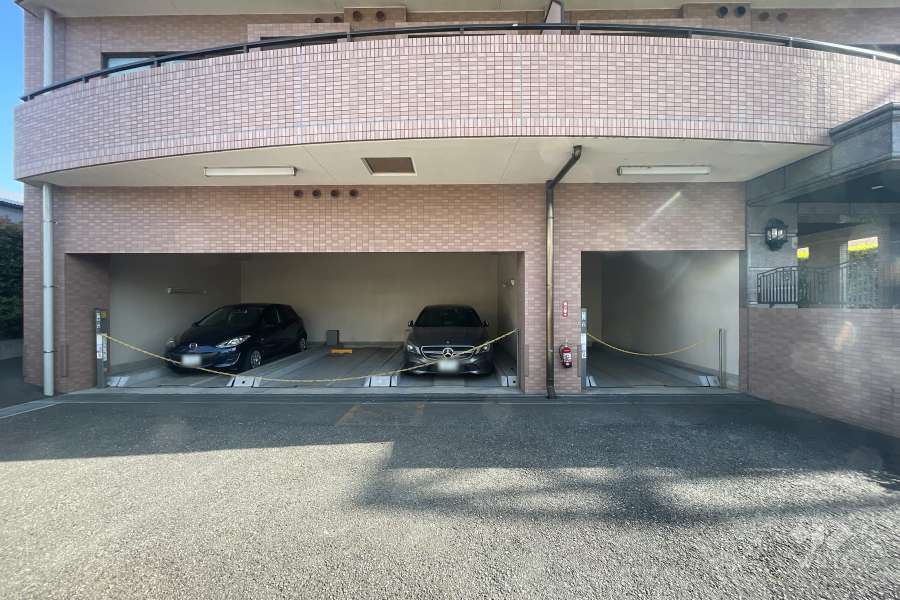敷地内駐車場（屋内機械式）