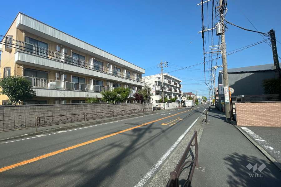 敷地北側の前面道路
