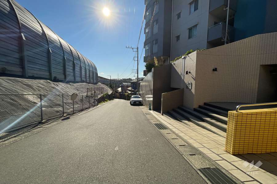 敷地東側の前面道路　