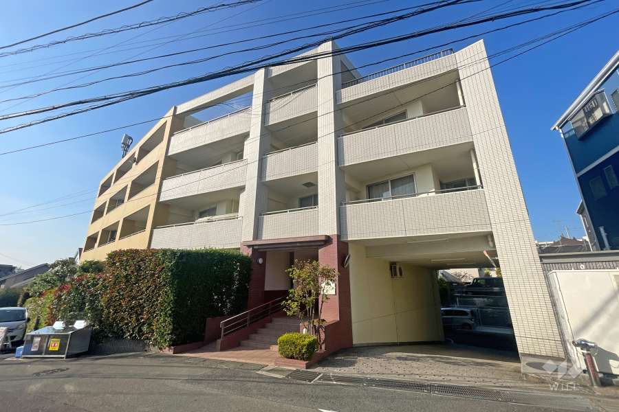 フローレンスパレス宮前平の外観（南東側から）