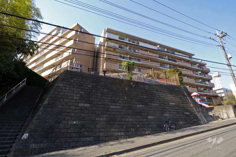 レクシオ宮前平ヒルズの外観(南東側から)