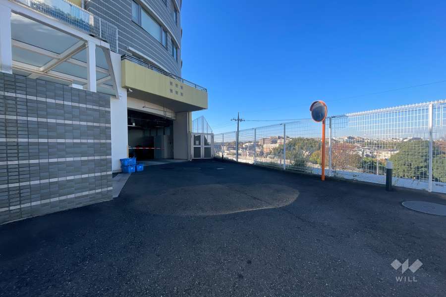 敷地内駐車場（屋内機械式）