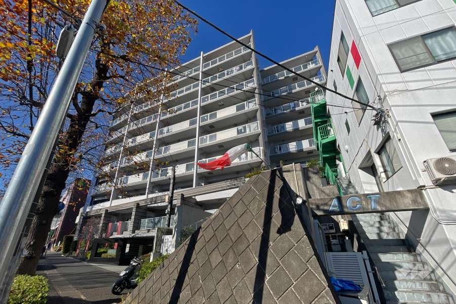 クレッセントグランコートの外観（南側から）