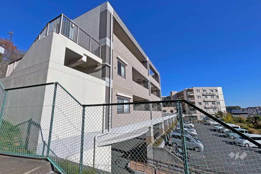 リリーベル宮前ヒルズの外観（西側から）