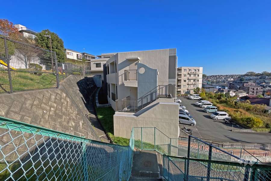 リリーベル宮前ヒルズの外観（北西側から）