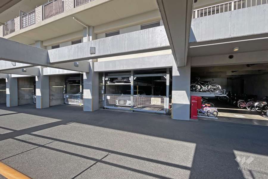 敷地内駐車場（屋内機械式）
