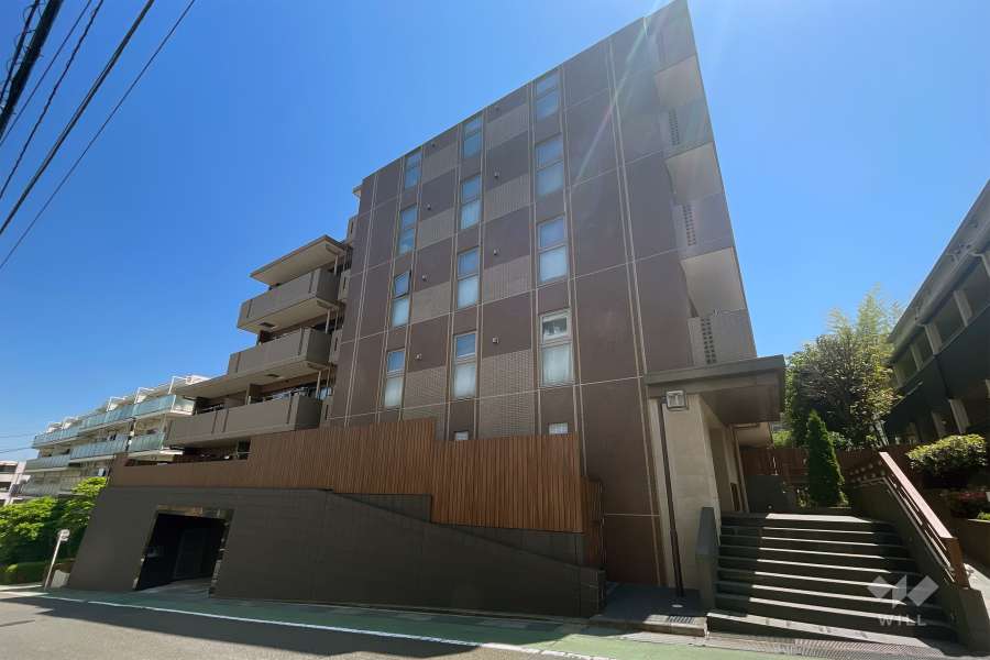 Ｄ'クラディア鷺沼の外観（南西側から）