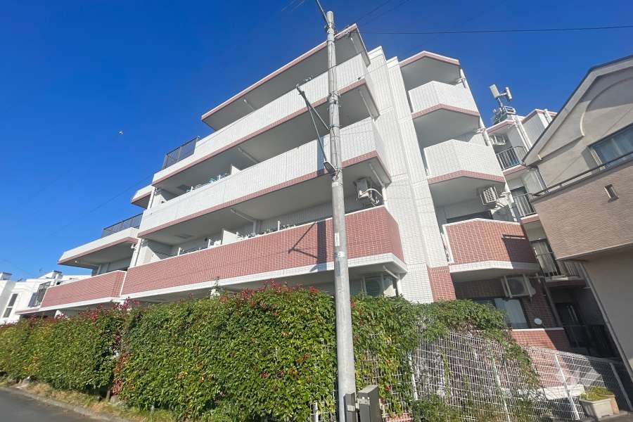 ロータリーパレスたまプラーザ眺望の丘の外観（南西側から）