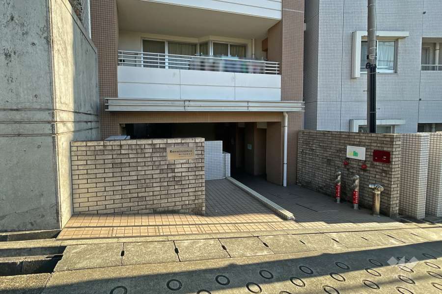 駐輪場出入り口