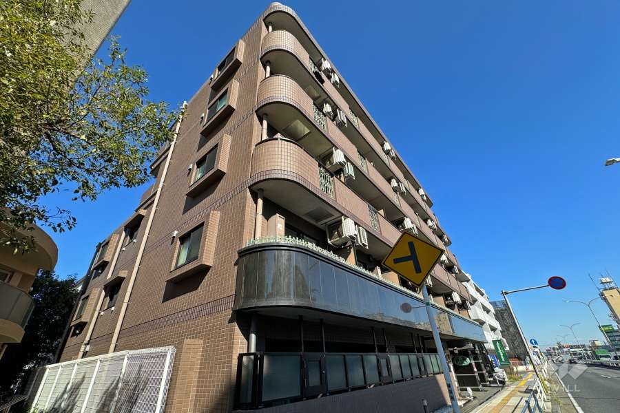 グリフィン鷺沼の外観（南西側から）