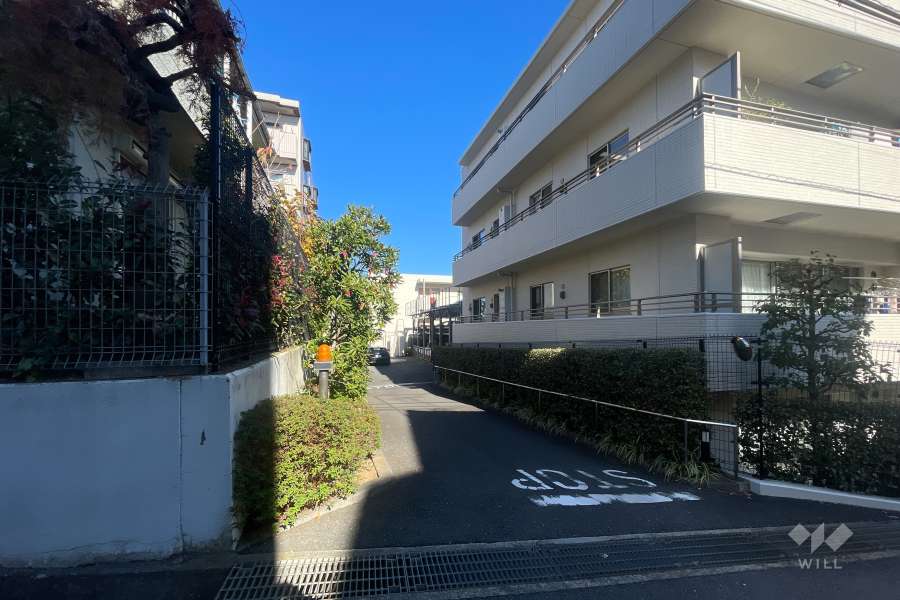 駐車場の出入り口