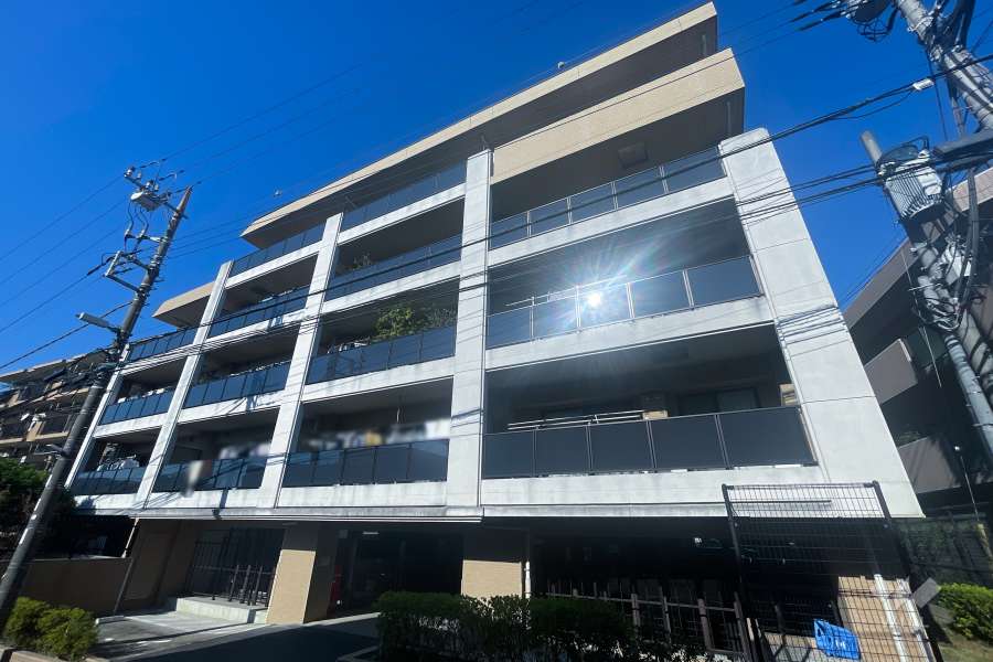 ランドステージたまプラーザ２の外観（南東側から）