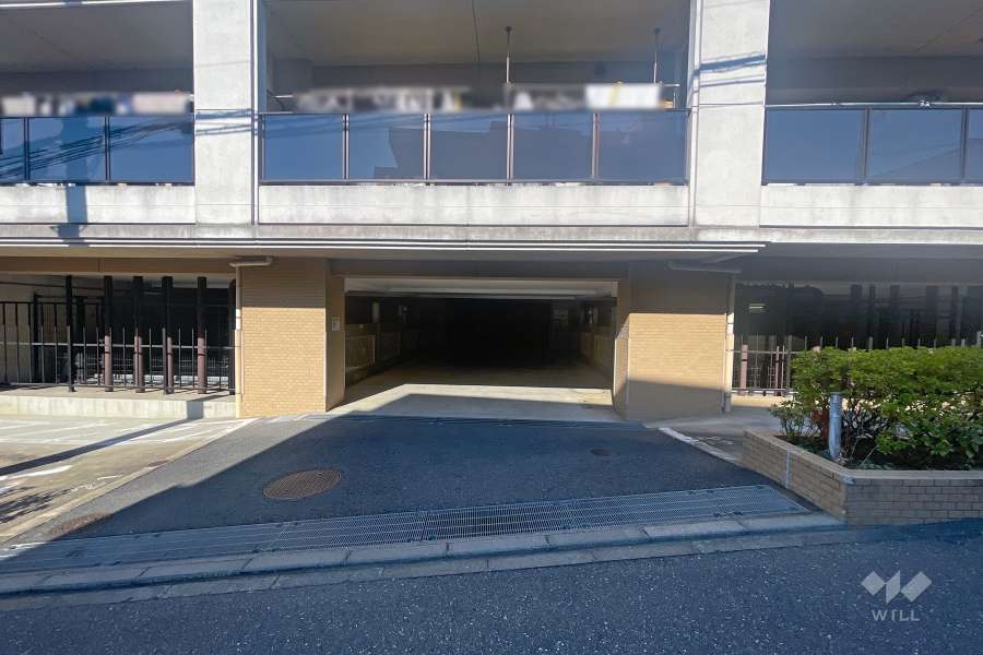 敷地内駐車場（屋内機械式）