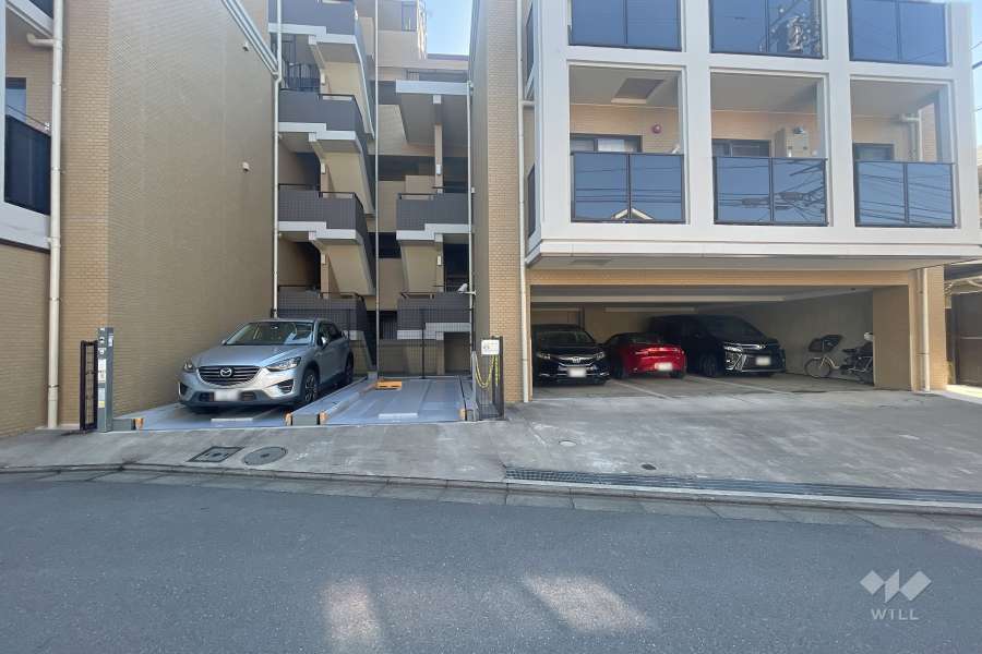敷地内駐車場（屋外機械式・屋内平面式）