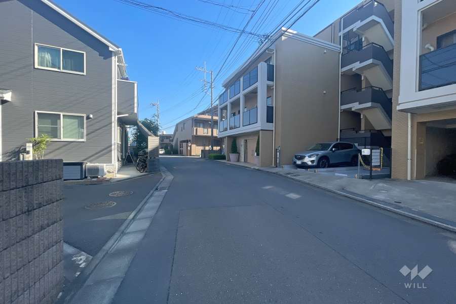 敷地北側の前面道路