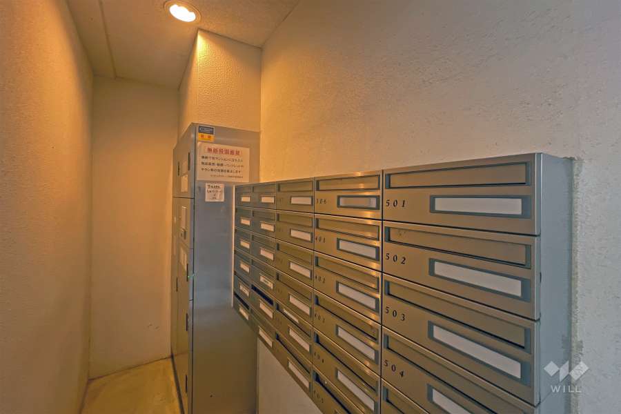 共用ポストと宅配ボックス