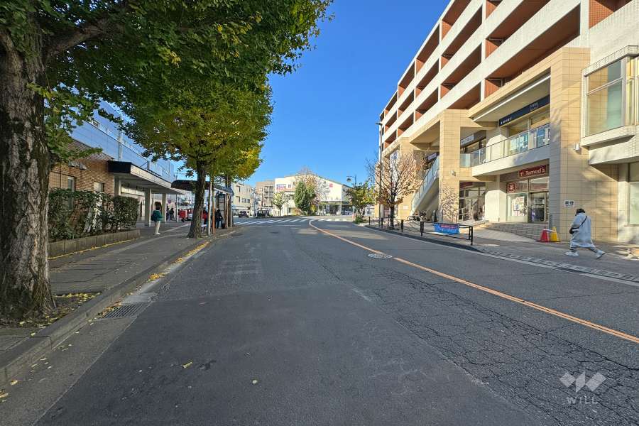 敷地南側の前面道路