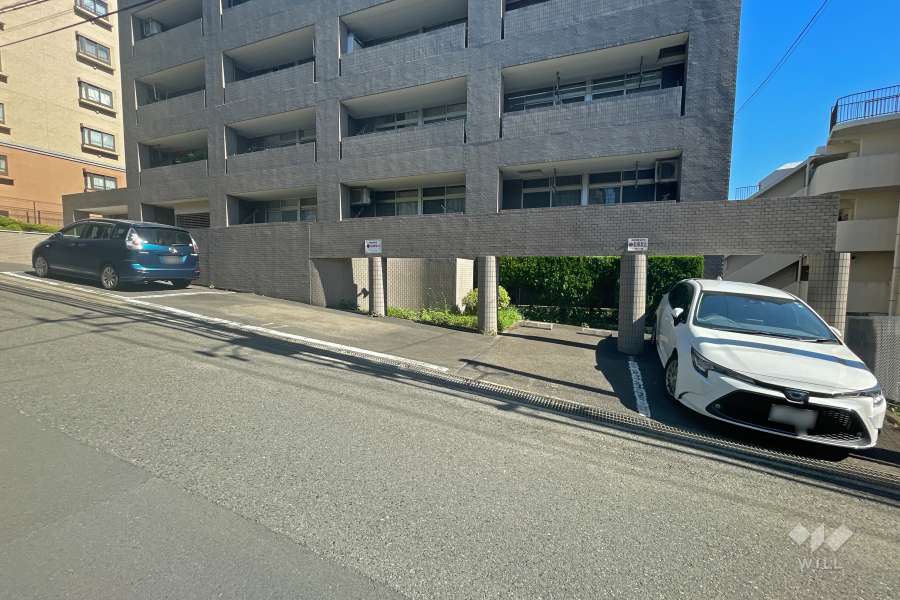 敷地内駐車場（屋外平面式）