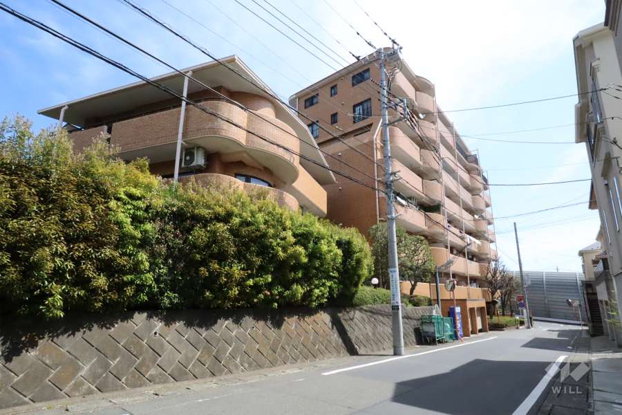ダイアパレスグランヒル宮前の外観(南西側から)