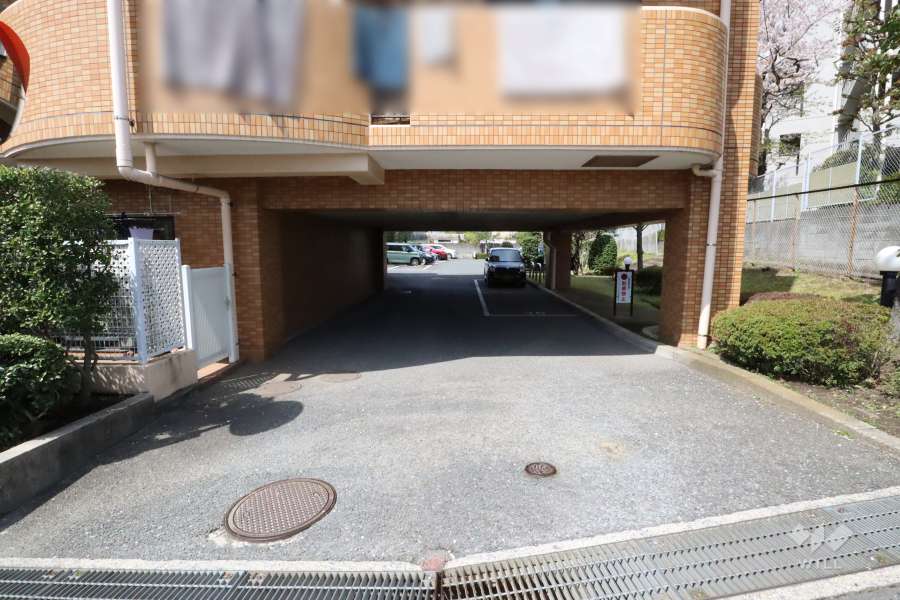 敷地内駐車場（屋外平面式・屋内平面式）