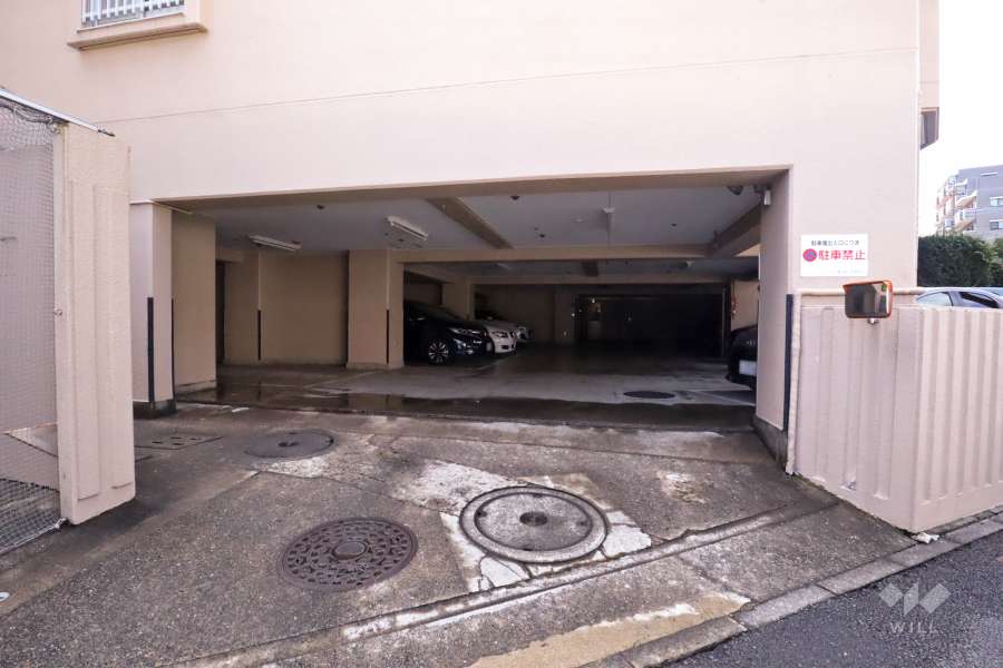 駐車場の出入り口・敷地内駐車場（屋内平面式）