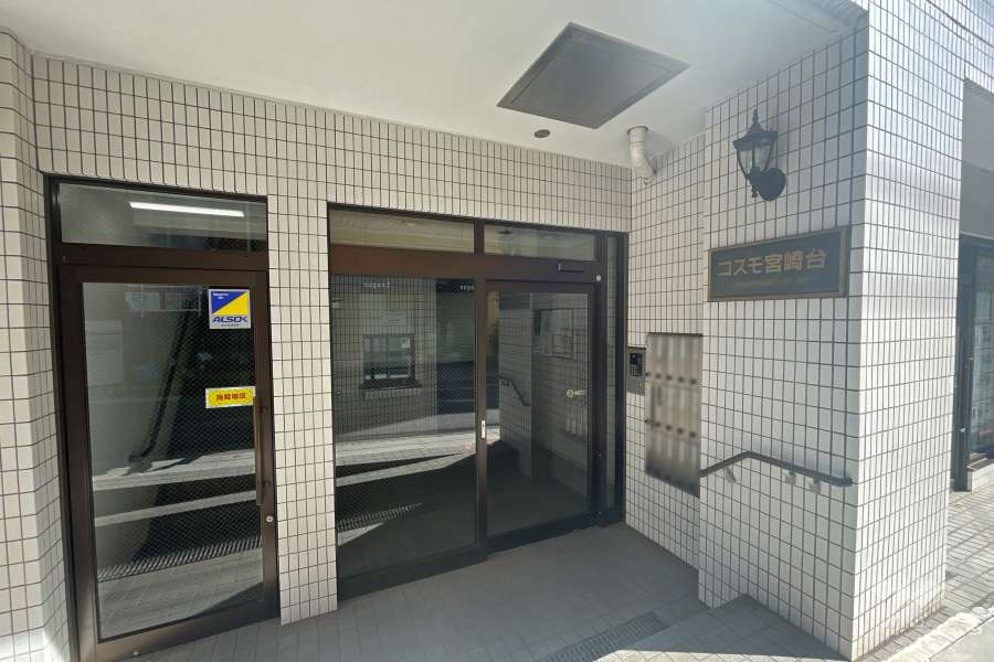 エントランス（オートロック付き）