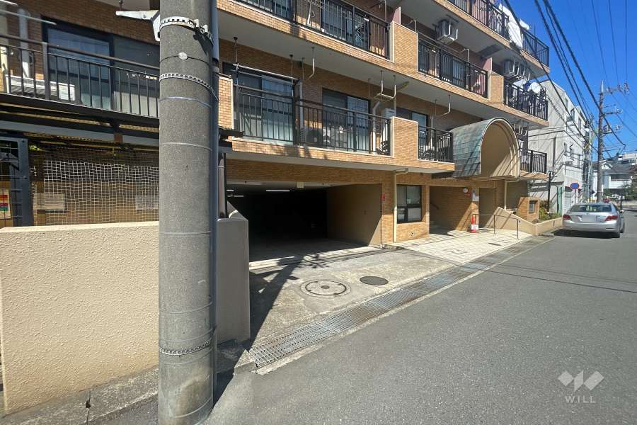 駐車場の出入り口