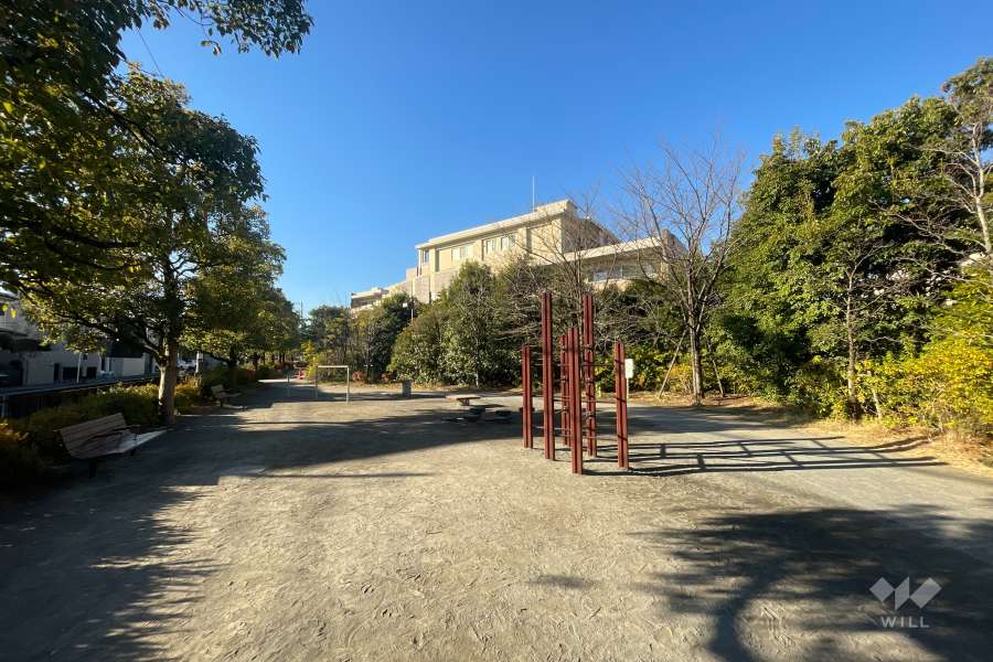 敷地に隣接した公園