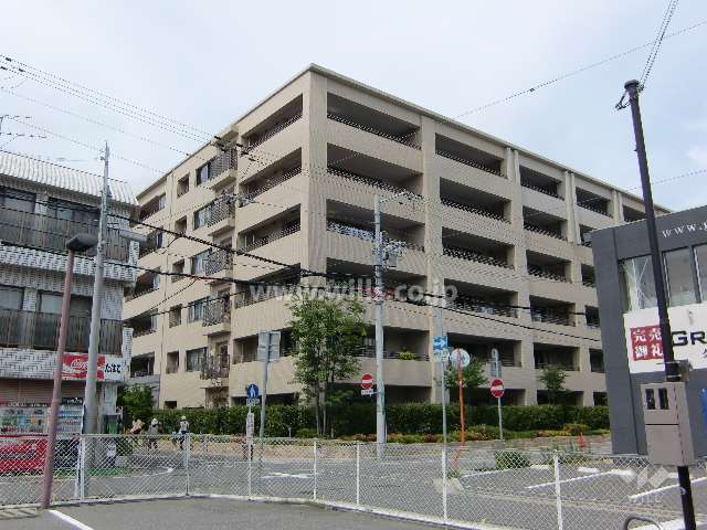 フロントレジデンス西宮北口の外観（南西側から）