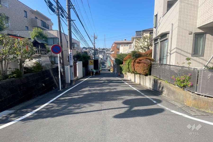 敷地北西側の前面道路