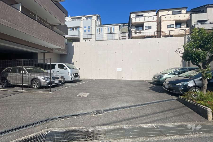 敷地内駐車場（屋外平面式）　