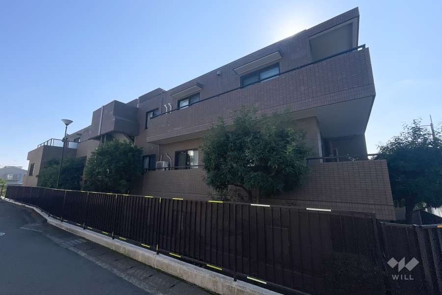 東急ドエルアルス鷺沼壱番館の外観（北西側から）