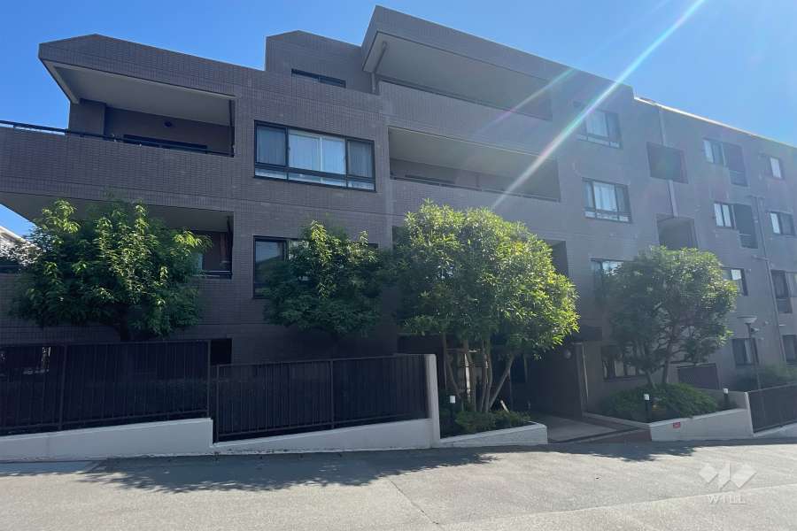 東急ドエルアルス鷺沼壱番館の外観（北西側から）　