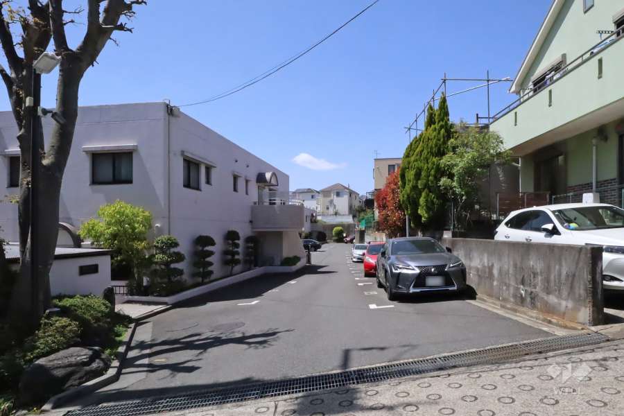 駐車場の出入り口