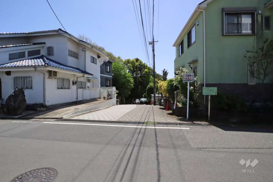 敷地東側の前面道路