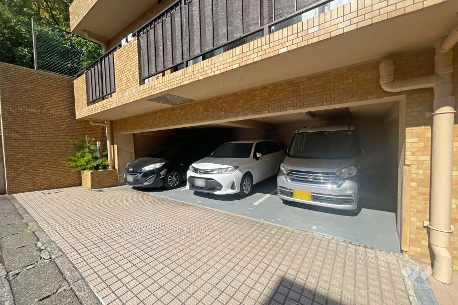 敷地内駐車場（屋内平面式）