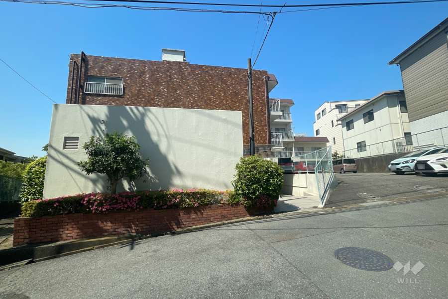 パールハイム宮前平の外観（北側から）