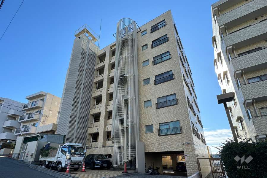 ニューウェルテラス宮前平Ｃ棟の外観（北西側から）