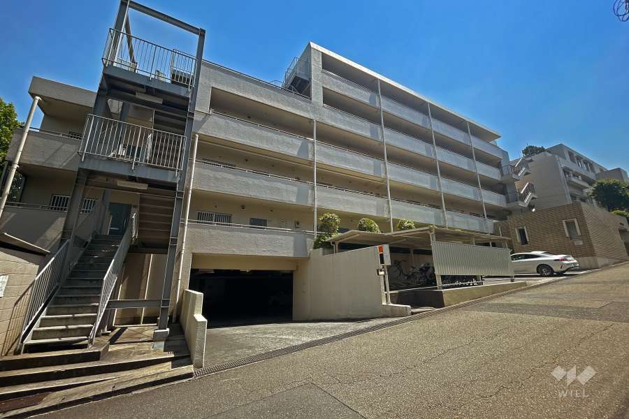 鷺沼台スカイマンションの外観（北西側から）