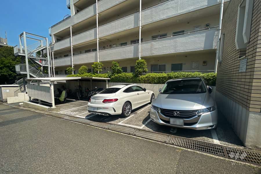 敷地内駐車場（屋外平面式）