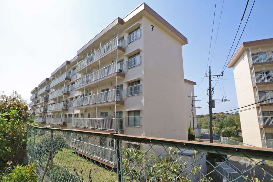 白幡台住宅７号棟の外観(南東側から)