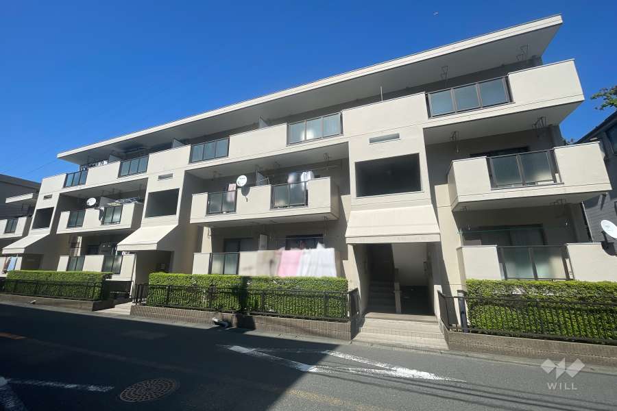 宮崎台ローヤルパレスの外観（南側から）