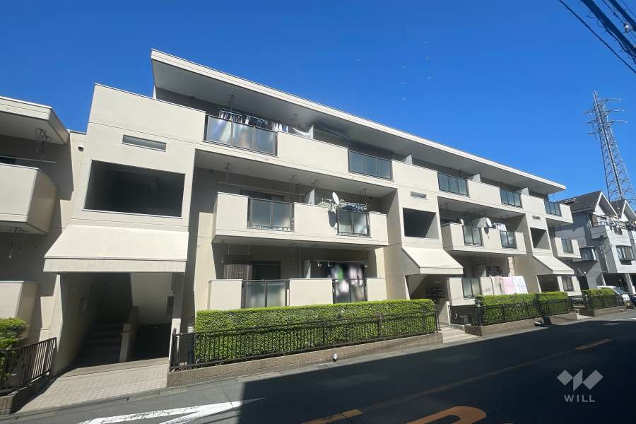 宮崎台ローヤルパレスの外観（西側から）