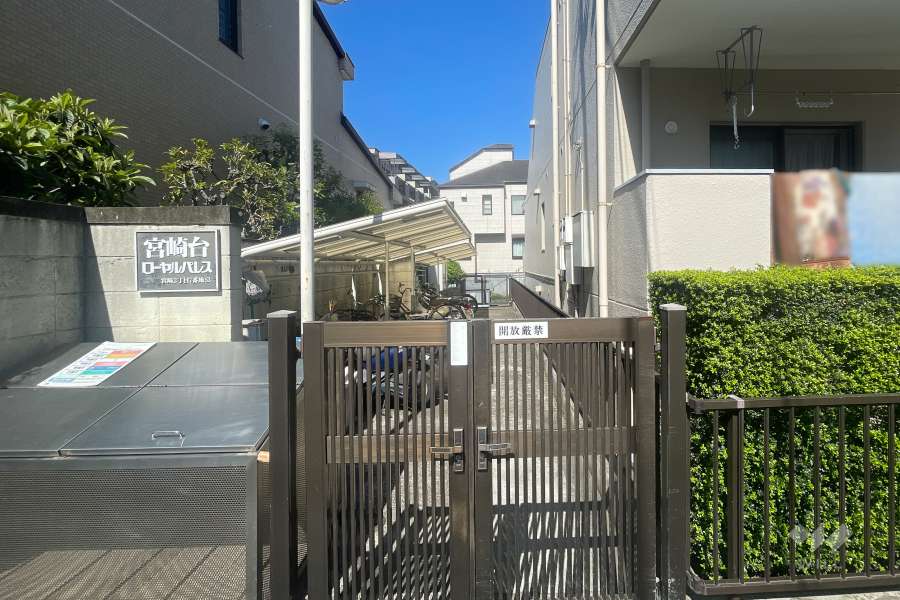 駐輪場の出入り口