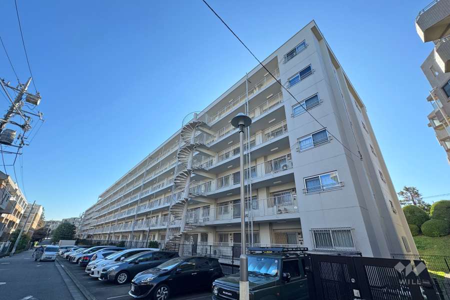 宮前平富士通ハイツＡ棟の外観（北西側から）