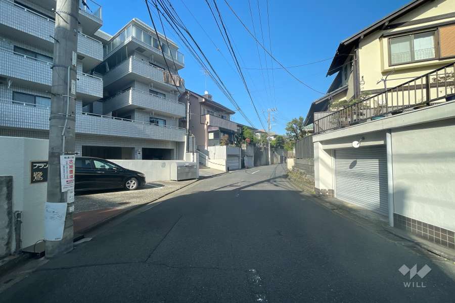 敷地南東側の前面道路