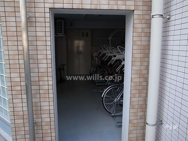 エントランス横にある駐輪場（屋内）