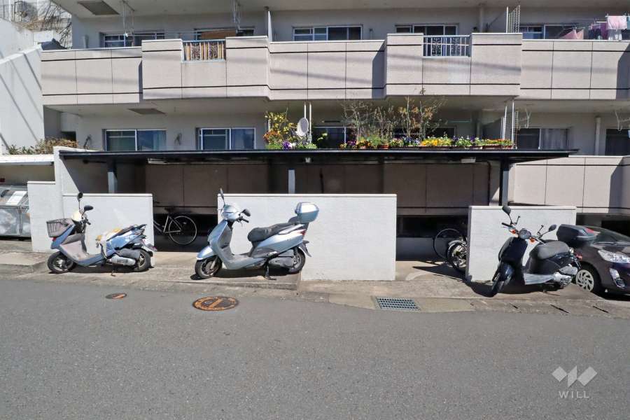 駐輪場とバイク置場