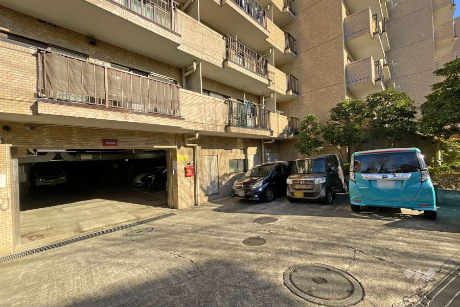 駐車場の出入り口